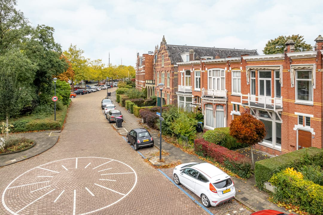 Photo 2 of Vredeman de Vriesstraat 9