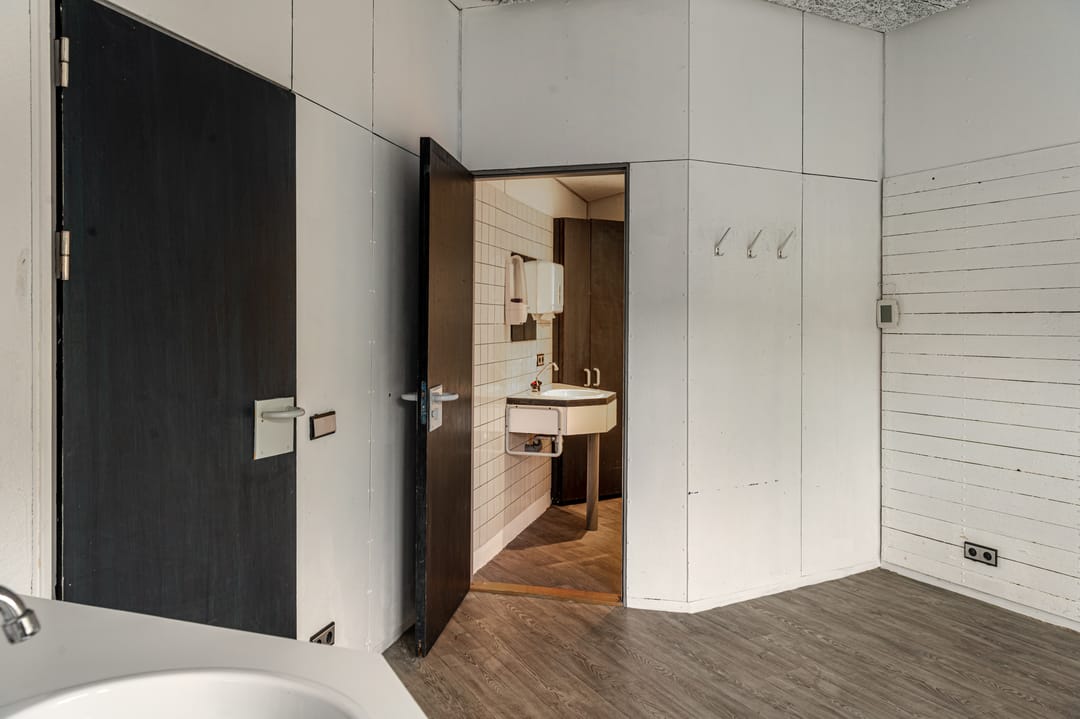 Photo 13 of Vredeman de Vriesstraat 9