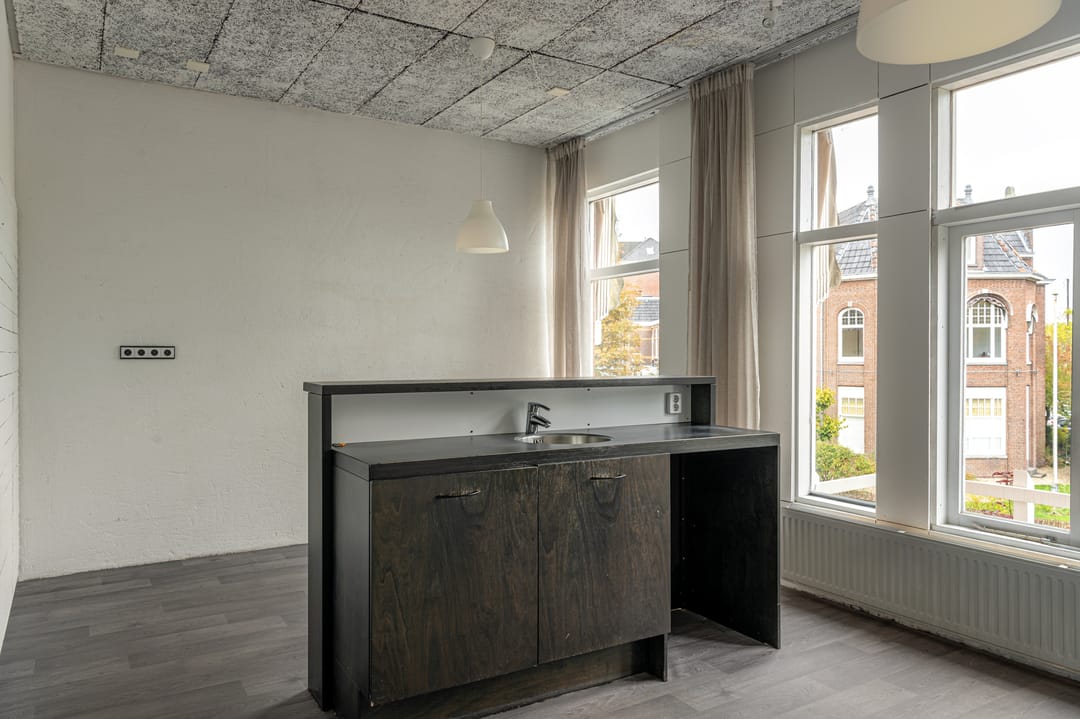 Photo 17 of Vredeman de Vriesstraat 9