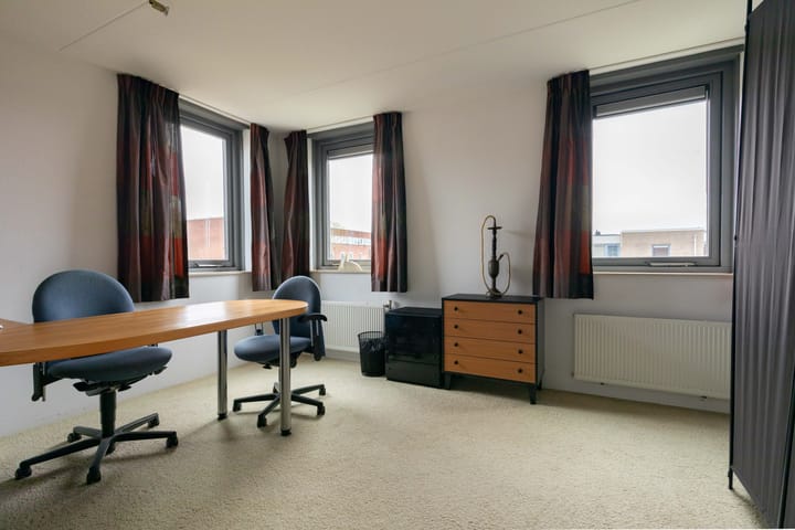 Photo 25 of Schoener 1