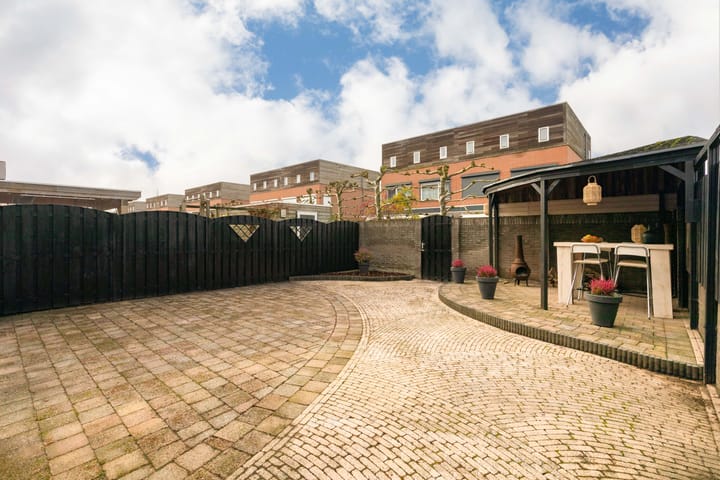 Photo 34 of Schoener 1