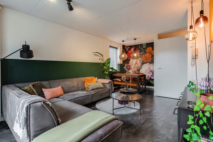 Photo 2 of Cornelis van Haarlemlaan 1