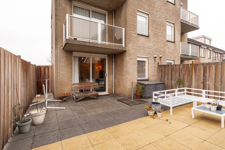 Photo 24 of Cornelis van Haarlemlaan 1