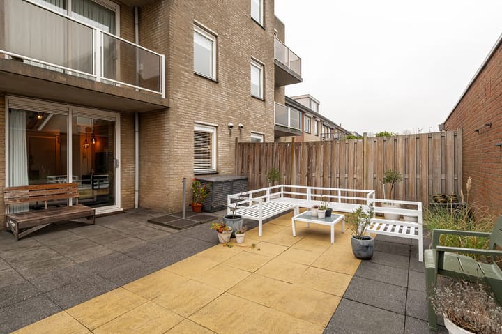 Photo 25 of Cornelis van Haarlemlaan 1