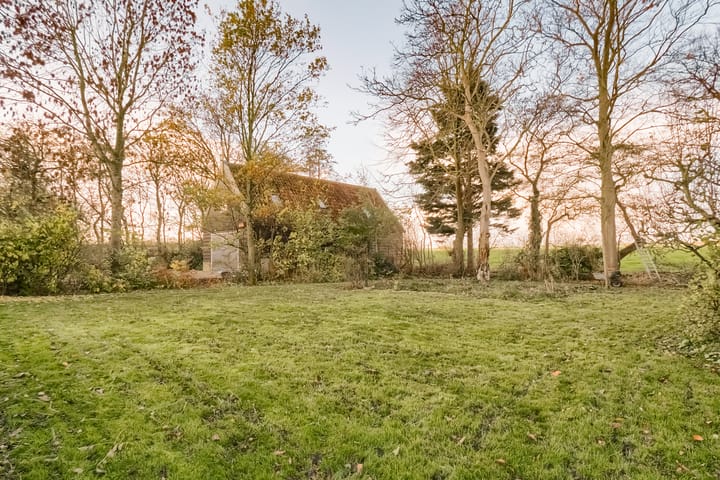 Foto 30 van Zuideruitweg 30