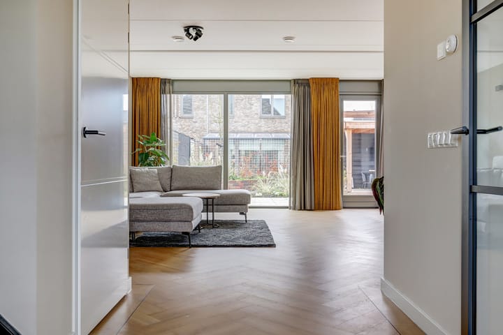 Photo 9 of Afsluitdijk 24