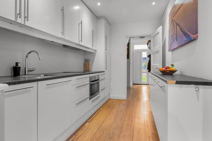 Photo 4 of P W Janssenweg 7