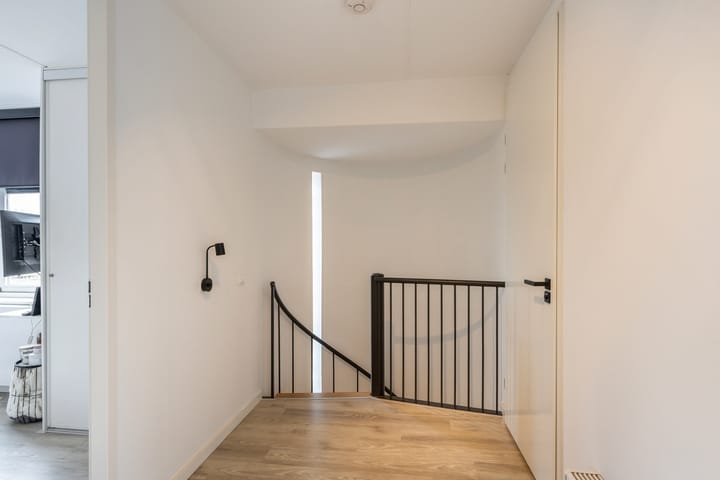 Photo 53 of Johanna Naberkade 37