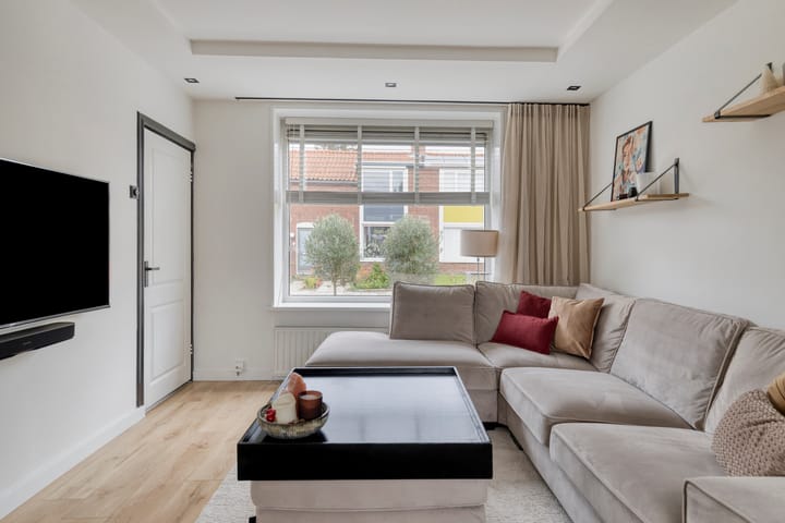 Photo 10 of Anemonenstraat 8