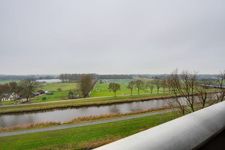 Photo 34 of Burgemeester D. Kooimanweg 1009