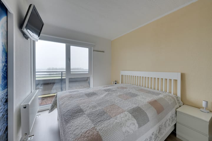 Photo 35 of Burgemeester D. Kooimanweg 1009