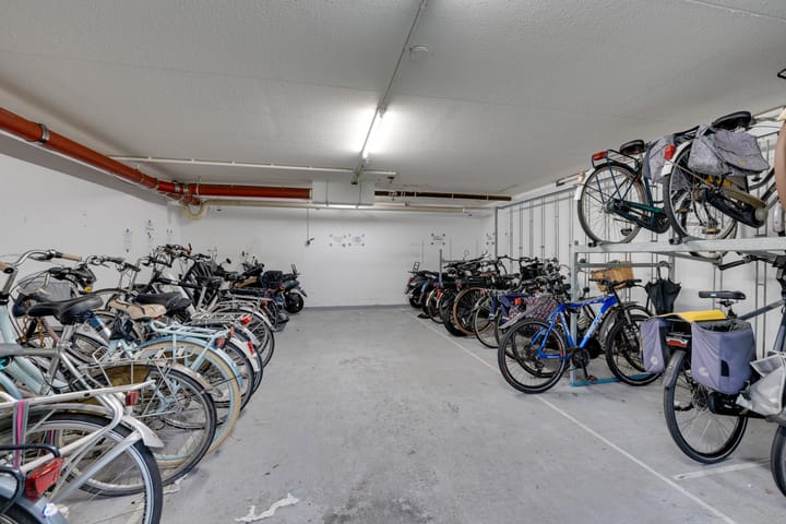 Photo 44 of Burgemeester D. Kooimanweg 1009