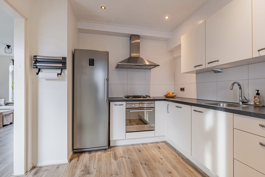 Photo 11 of Julianastraat 6