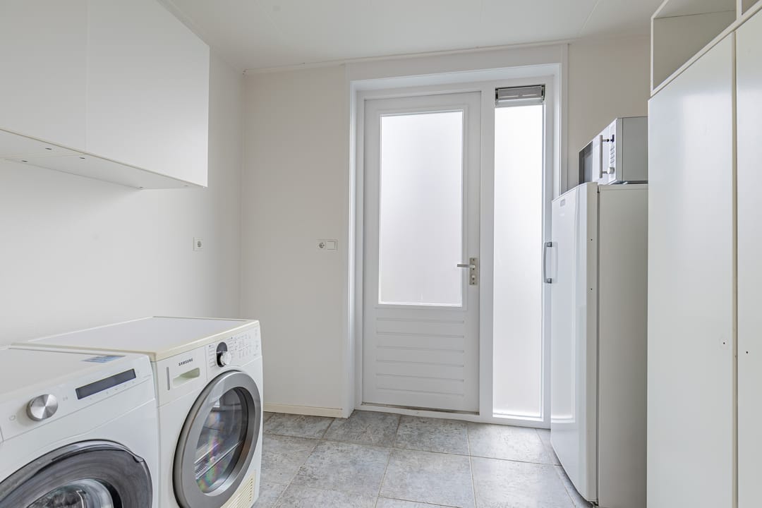 Photo 13 of Julianastraat 6