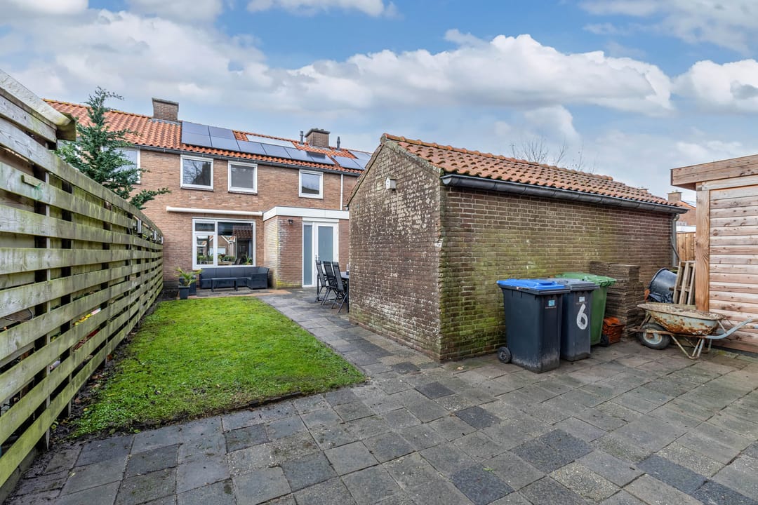 Photo 16 of Julianastraat 6