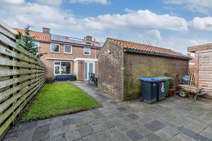 Foto 16 van Julianastraat 6