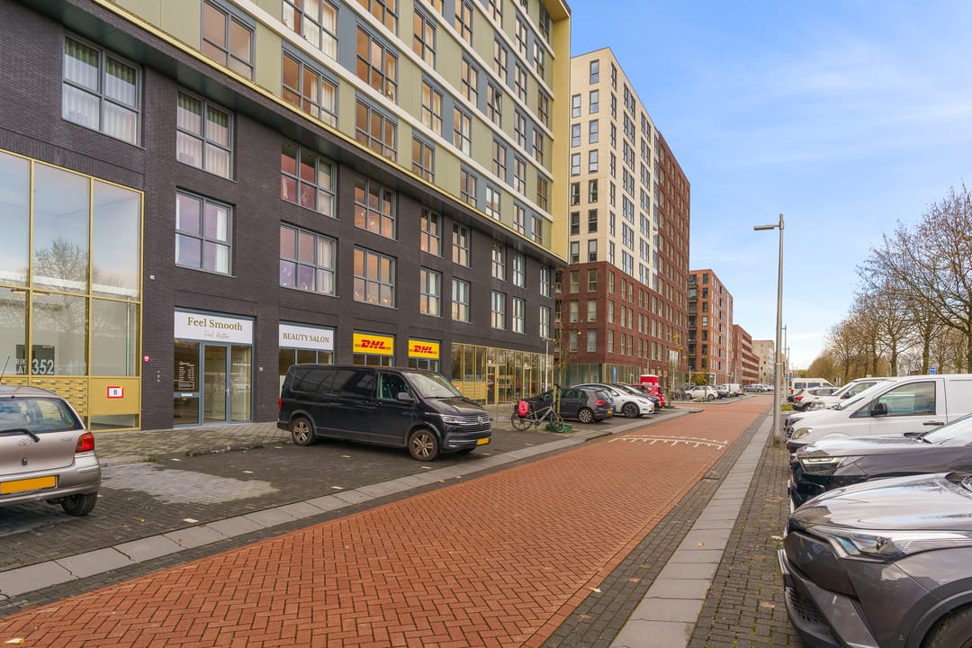 Photo 22 of Willem Frederik Hermansstraat 364