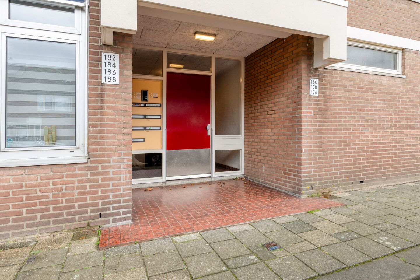 Photo 19 of Royaardsplein 176