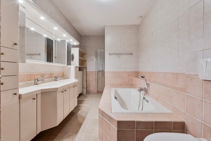 Photo 16 of Schans 12-B