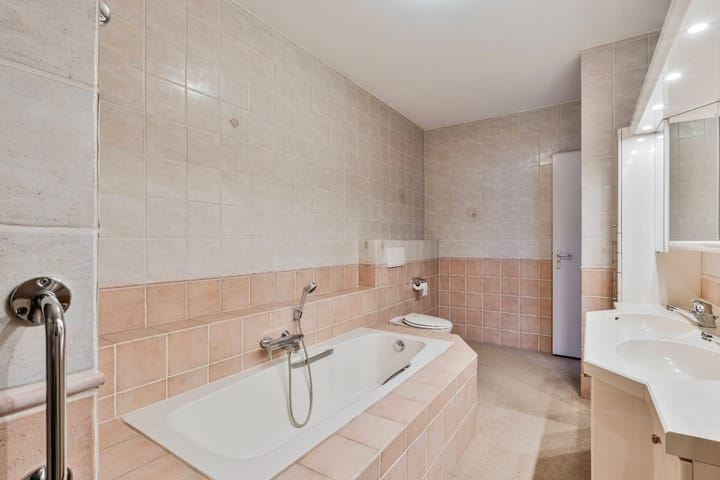 Photo 18 of Schans 12-B