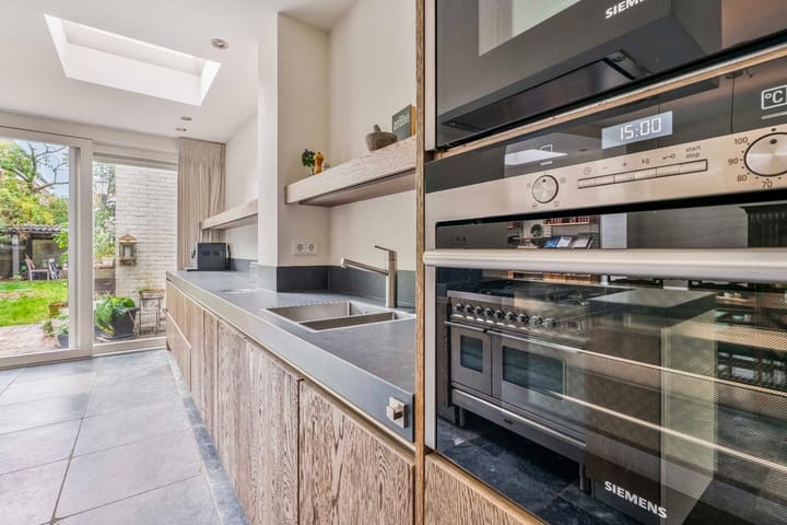 Foto 8 van van Cleefstraat 18