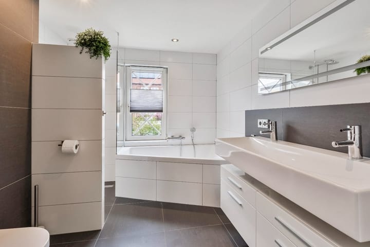 Foto 19 van van Cleefstraat 18