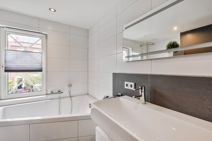 Foto 21 van van Cleefstraat 18