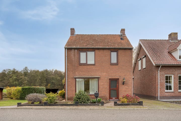 Photo 3 of Dorpsstraat 8