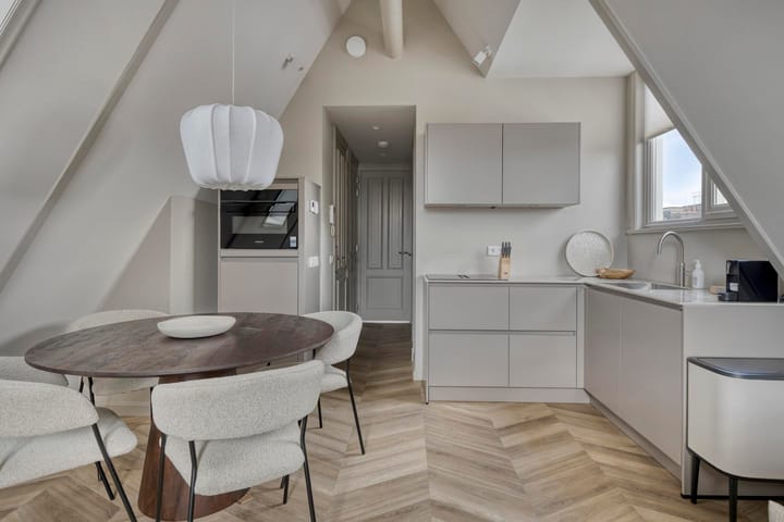 Photo 7 of Derde Helmersstraat 26-E