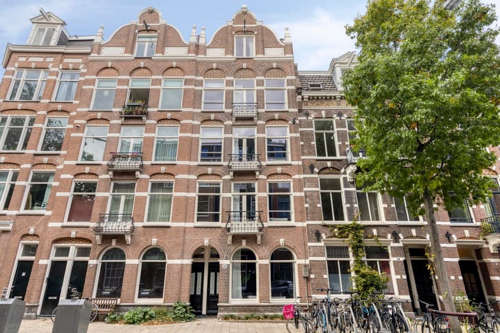 Photo 2 of Derde Helmersstraat 26-E