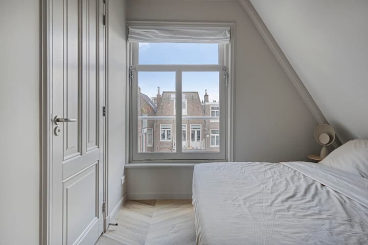 Photo 3 of Derde Helmersstraat 26-E