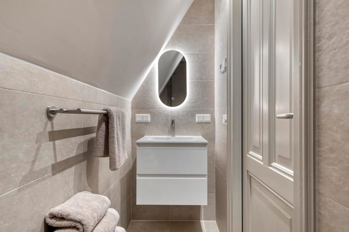 Photo 13 of Derde Helmersstraat 26-E