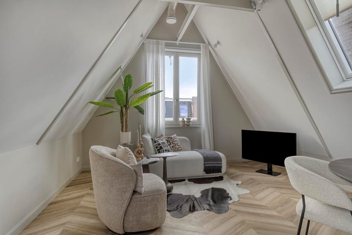 Photo 5 of Derde Helmersstraat 26-E