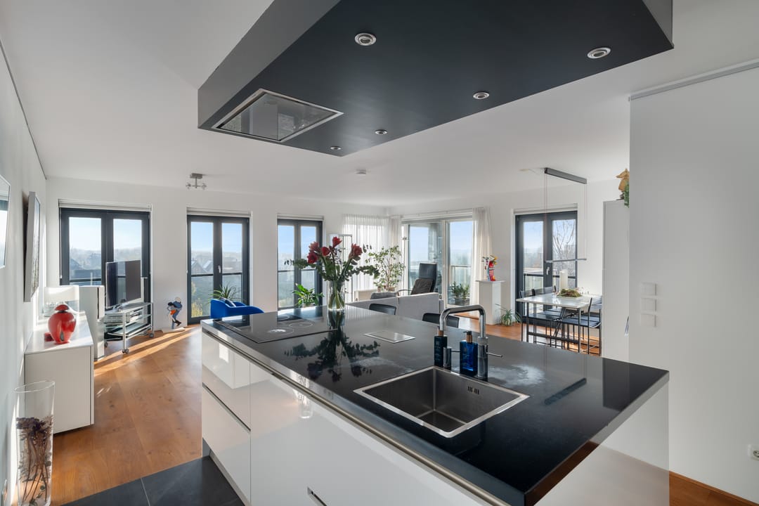 Photo 16 of Mare 100