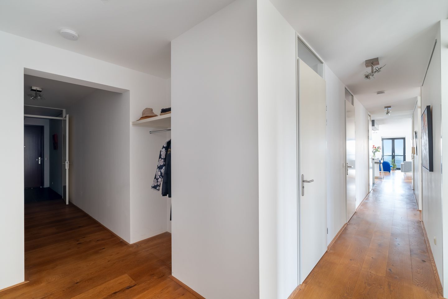 Photo 29 of Mare 100