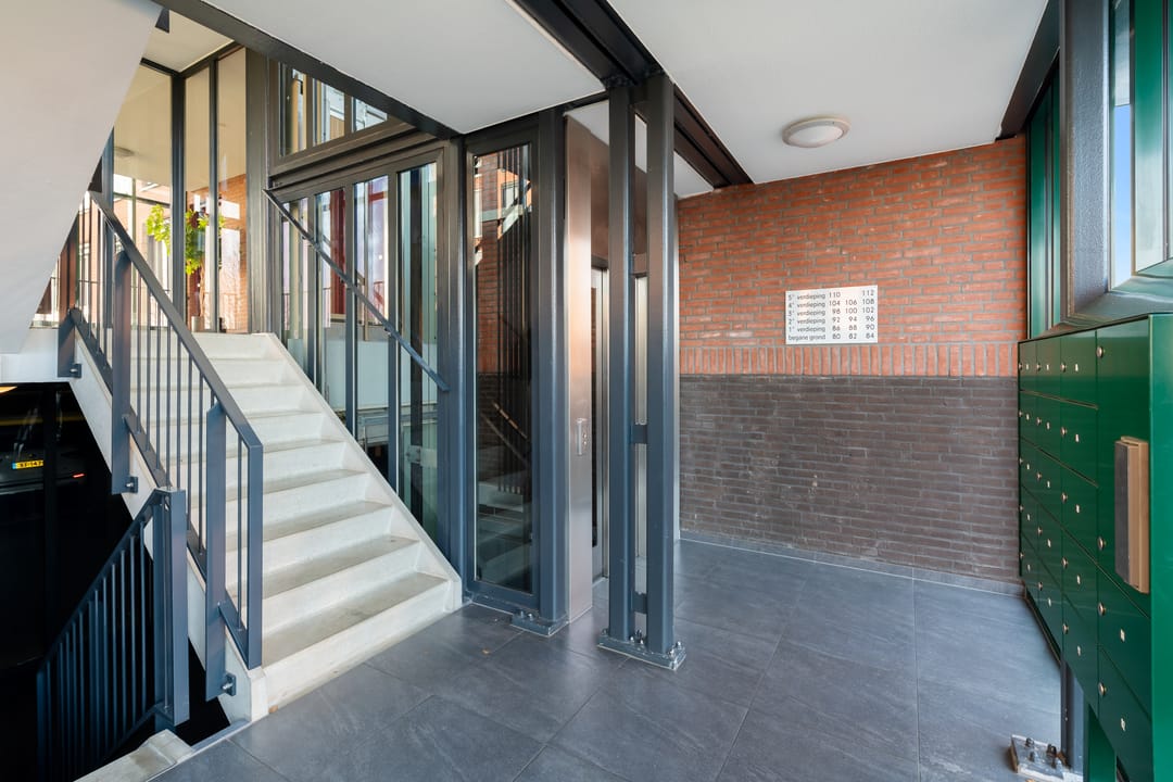 Photo 31 of Mare 100