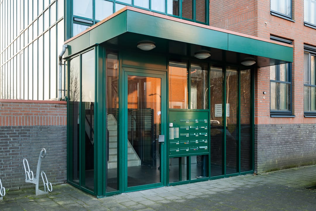 Photo 32 of Mare 100