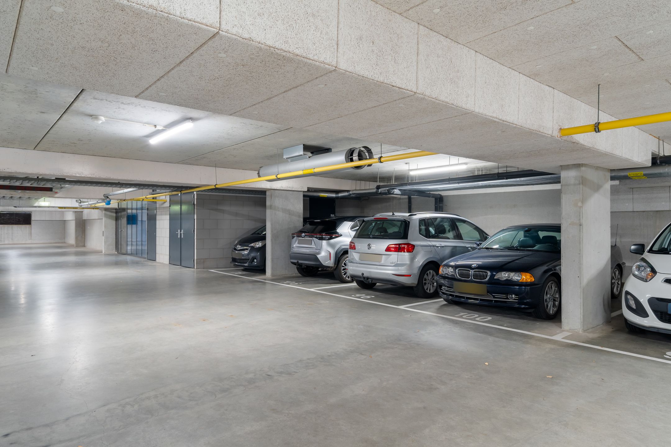 Photo 33 of Mare 100