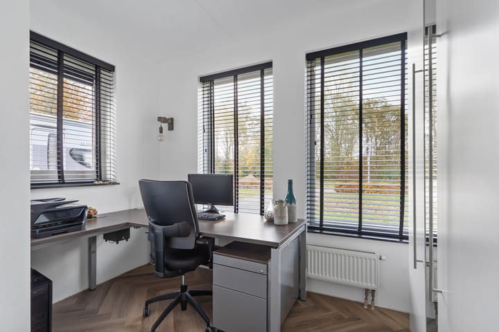 Photo 32 of Jan Dirk van Exterlaan 22