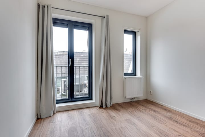 Foto 18 van Laat 202-A