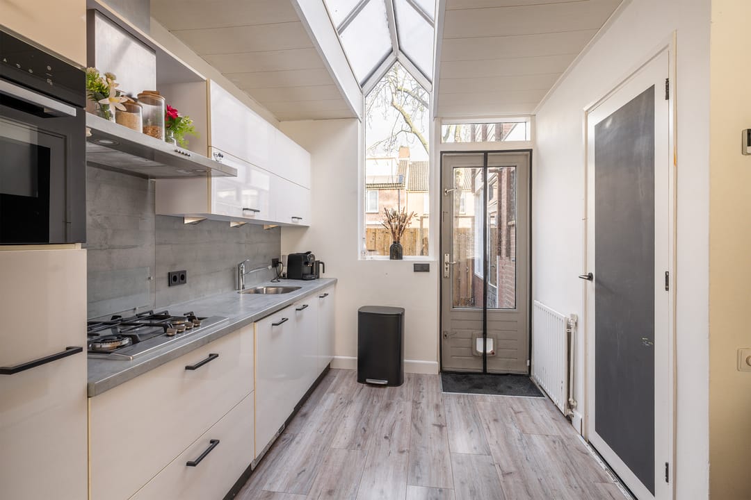 Foto 8 van Naaldwijkseweg 160