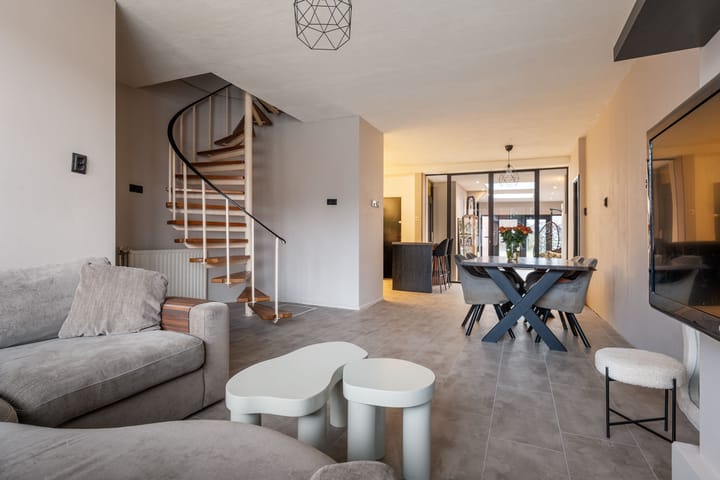 Photo 9 of Wilhelminastraat 35