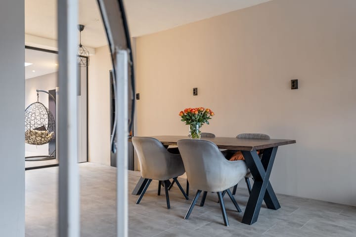 Photo 10 of Wilhelminastraat 35