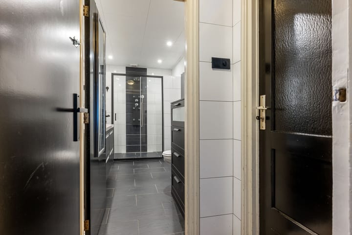 Photo 16 of Wilhelminastraat 35