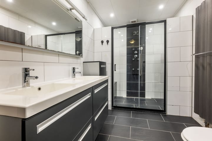 Photo 17 of Wilhelminastraat 35