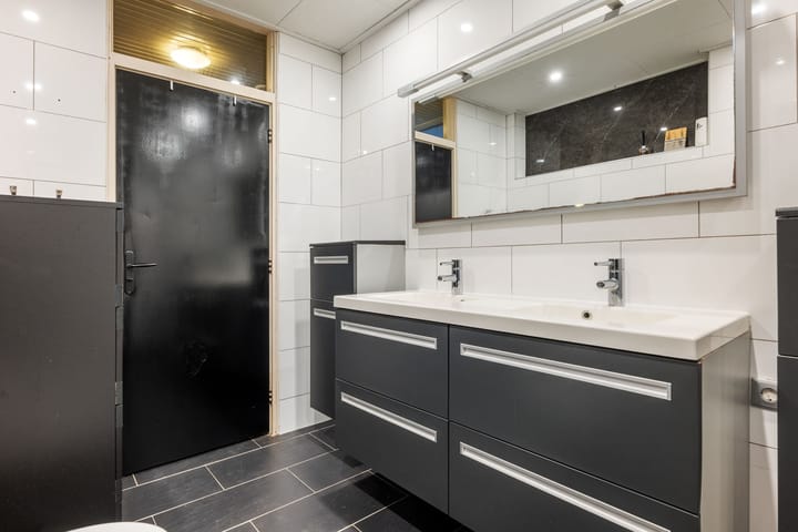 Photo 18 of Wilhelminastraat 35