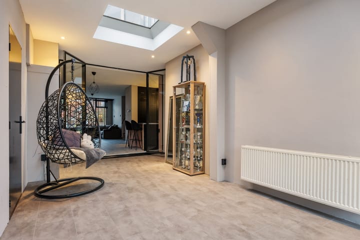 Photo 21 of Wilhelminastraat 35