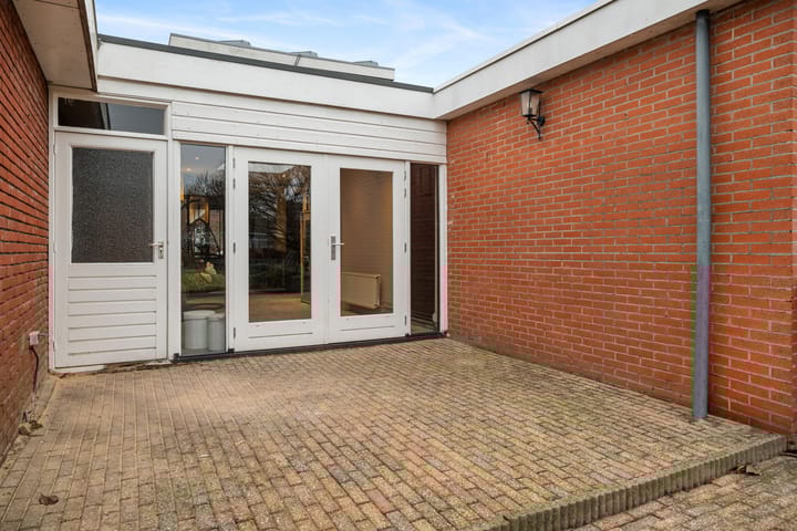 Photo 27 of Wilhelminastraat 35