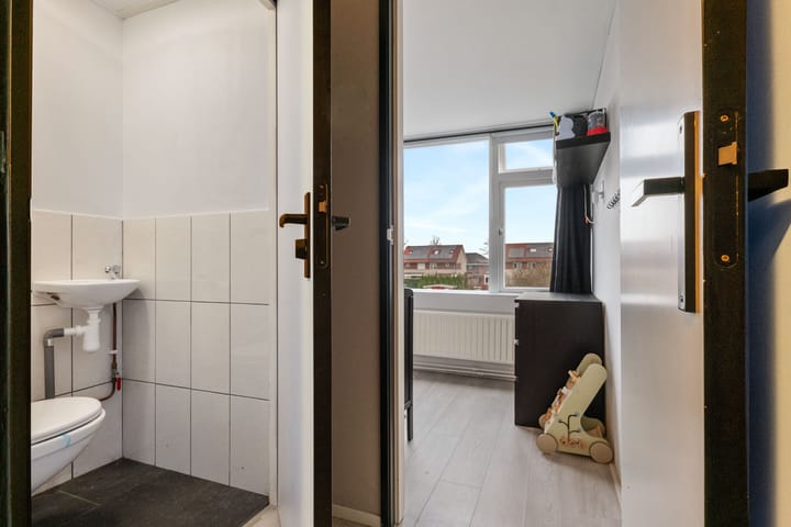 Photo 29 of Wilhelminastraat 35