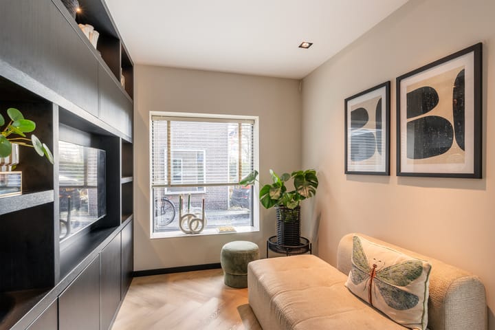 Photo 9 of Floreslaan 130